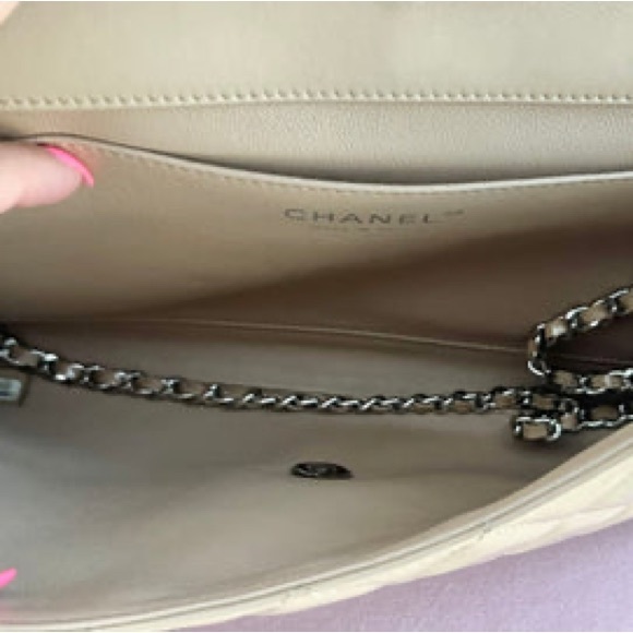CHANEL CLUTCH ON CHAIN BAG (AUTHENTIC) - Picture 4 of 14